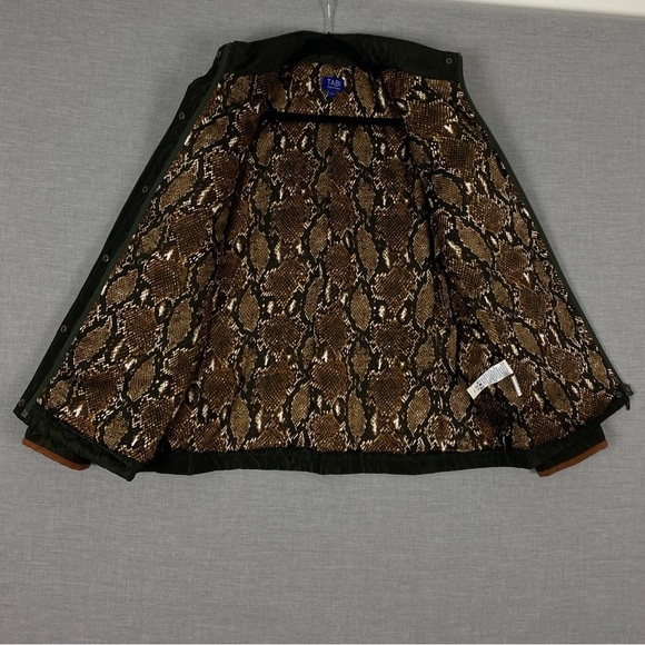 Tabi Green Utility Jacket Quilted Design and Stand-Up Collar - Picture 2 of 11